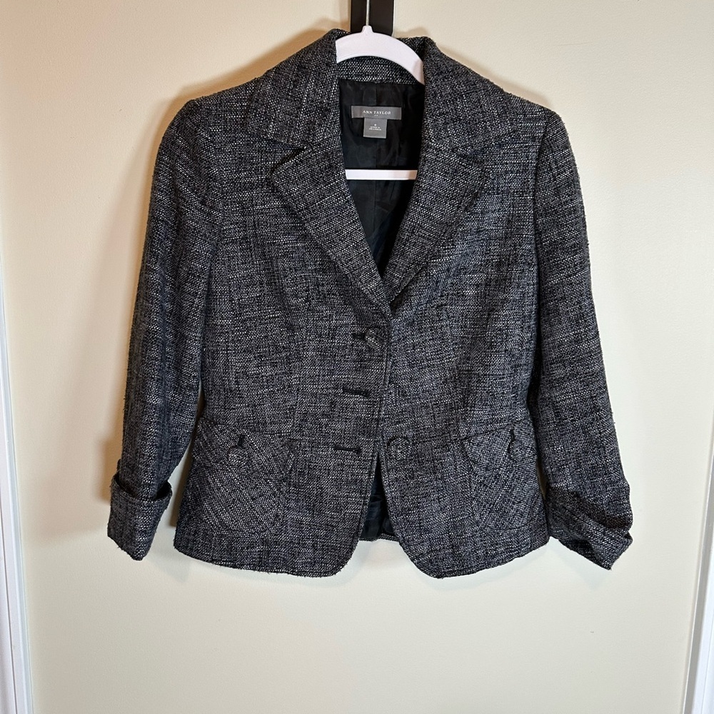 Women's Ann Taylor size 0 Black gray twill 3 button Blazer